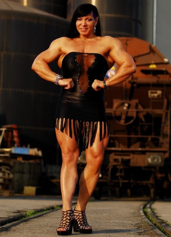 Feast your eyes on Jana Linke-Sippl, a woman with thighs of steel (which is putting it mildly).