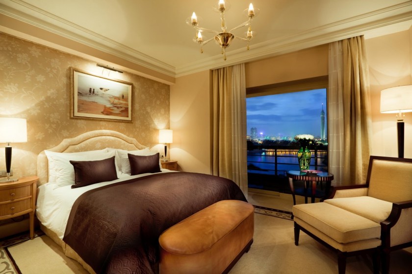 A nice looking hotel room.